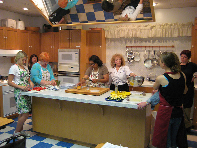 moving-cooking-class